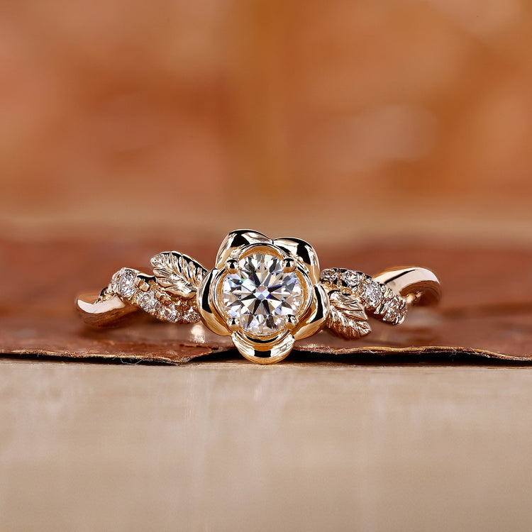 Round cut diamond ring flower inspired nature style.