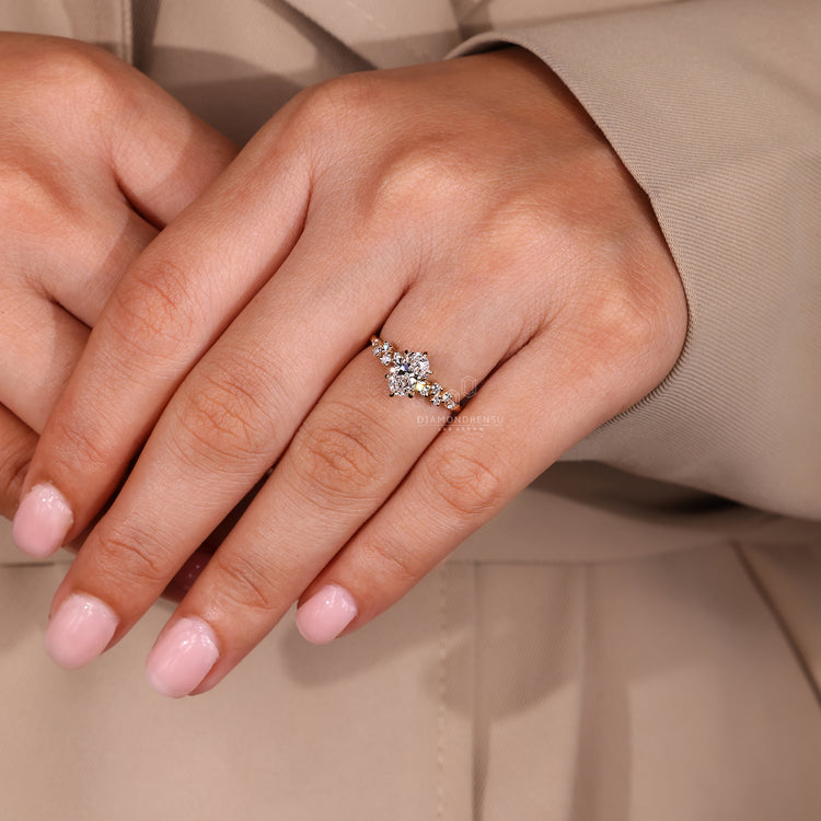 Diamondrensu AU oval diamond ring vintage style.