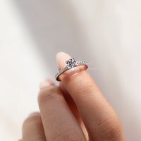 Lab grown round diamond ring with IGI certification.