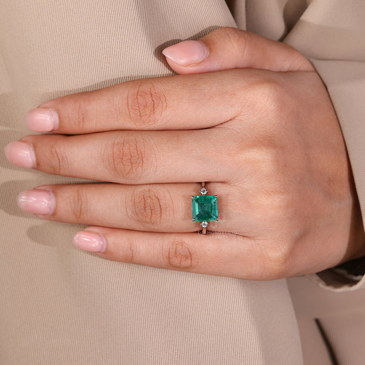 Diamondrensu AU Asscher emerald ring hidden halo.
