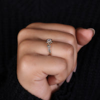 Diamondrensu AU round diamond ring flower style.