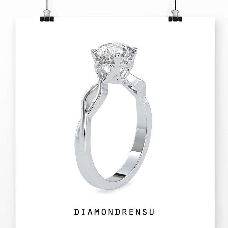 Lab grown diamond engagement ring with a stunning round cut design.