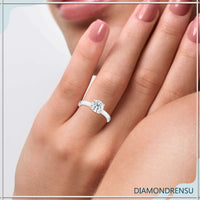 Round diamond engagement ring with a beautiful solitaire design.