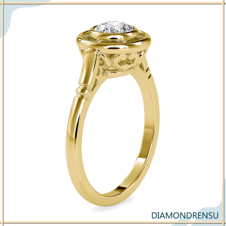 Filigree diamond ring featuring a lab-grown diamond centerpiece.