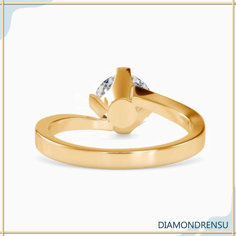 4 prong engagement ring featuring a secure and elegant diamond setting.