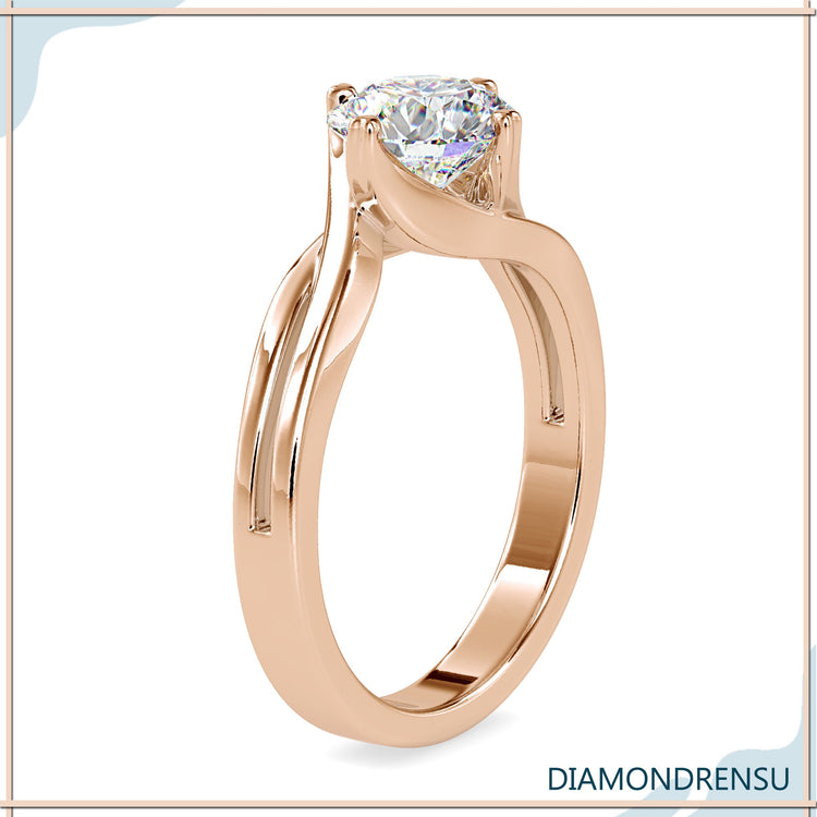 Round cut diamond engagement ring for a timeless proposal.