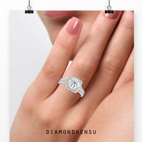 2 carat round diamond ring with a brilliant halo diamond design.