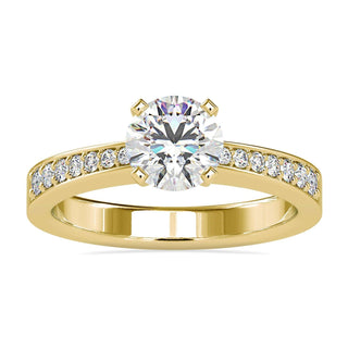 Round brilliant diamond ring with stunning brilliance and elegance.
