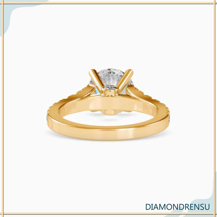 Basket ring with round brilliant diamond in white gold