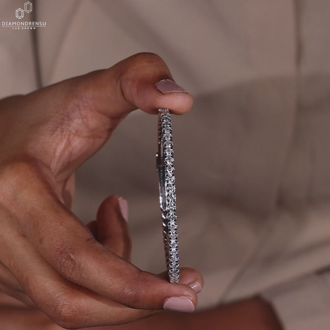 Round Brilliant Cut Lab Grown Diamond Bangle
