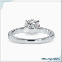 Round cut diamond ring with a chic and modern design.