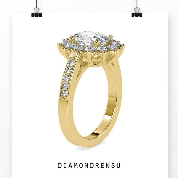 Vintage diamond cluster ring with an elegant and timeless appeal.