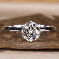 Round Lab-Grown Diamond Knife Edge Ring 1 CT