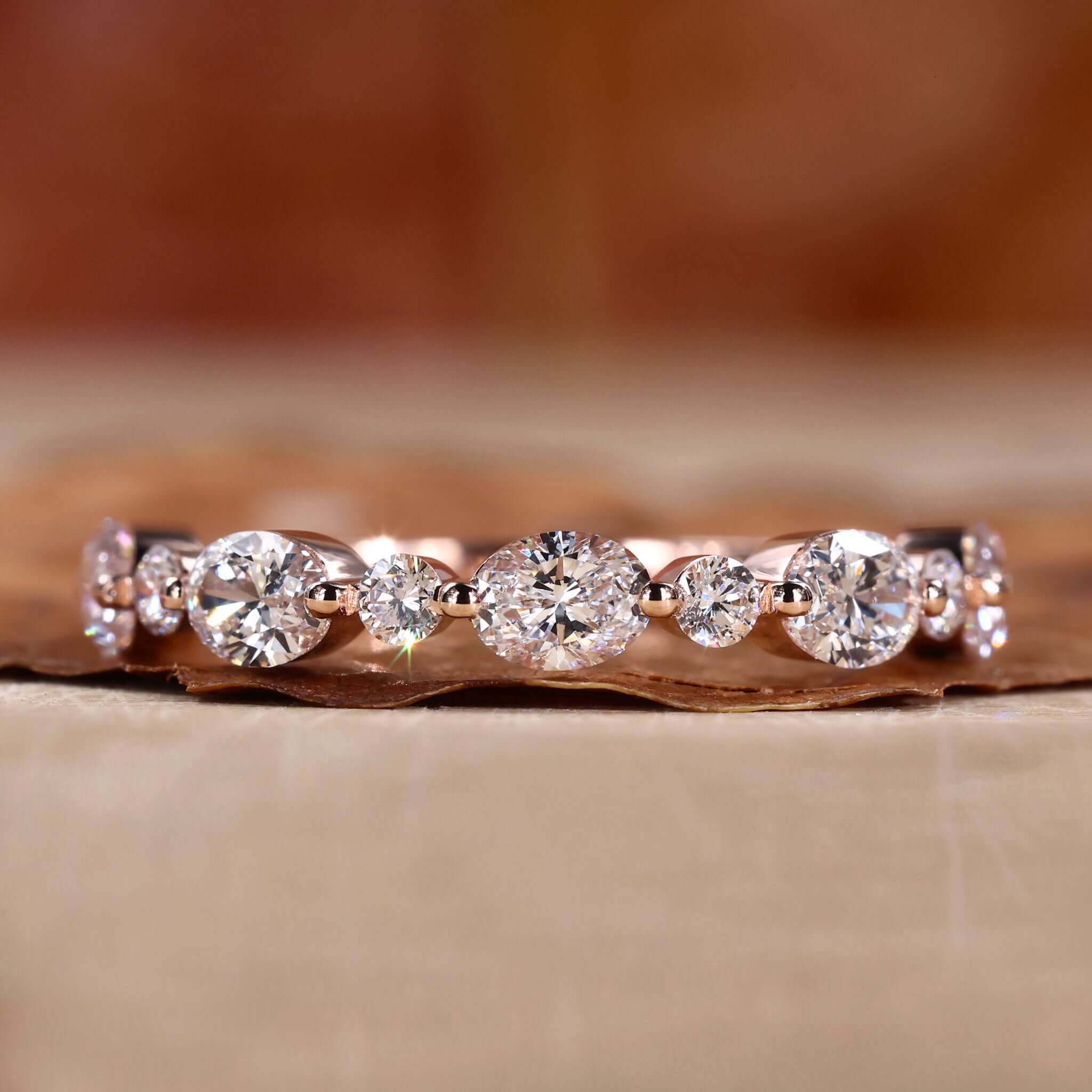Oval & Round Lab-Grown Diamond Floating Bubble Wedding Band Oval & Round Lab-Grown Diamond Floating Bubble Wedding Band
