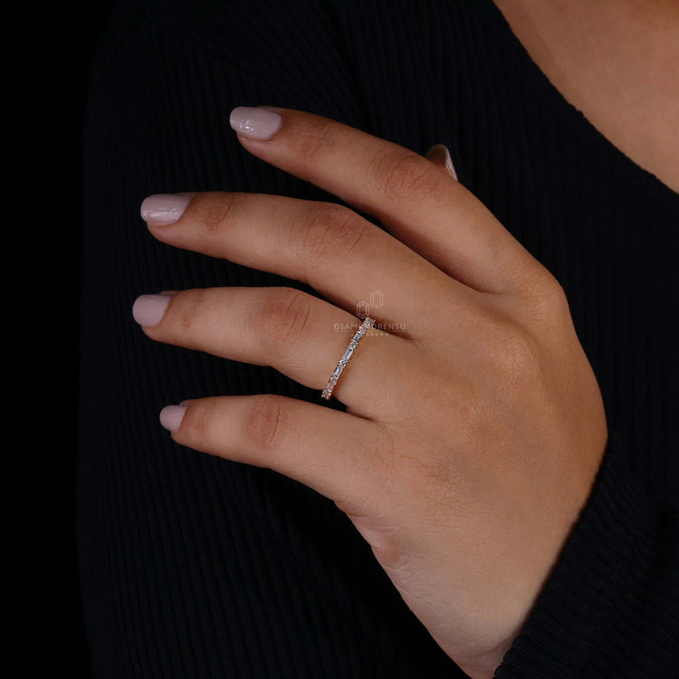 baguette and round cut diamond band