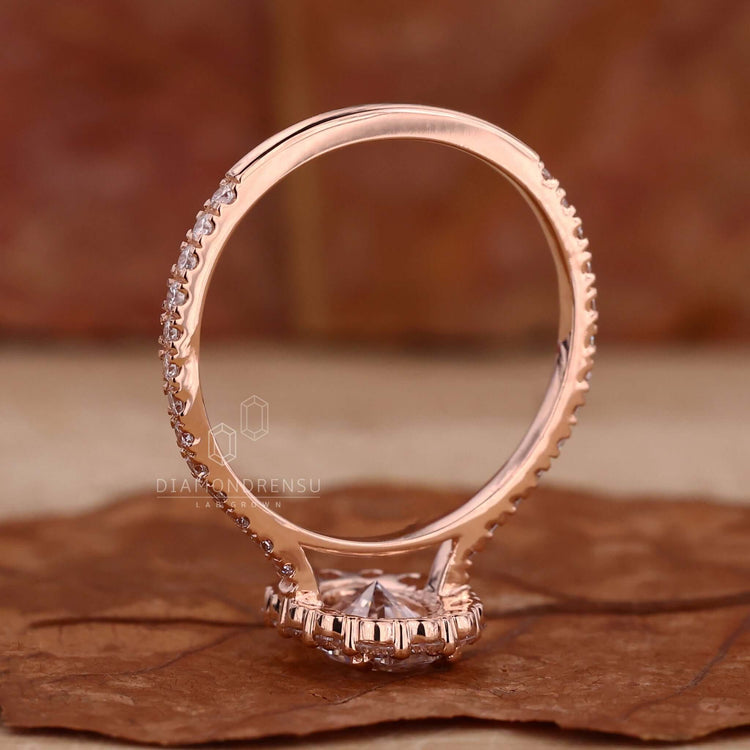 Oval Cut Lab-Grown Diamond Halo Pavé Ring 0.8 - 2 CT
