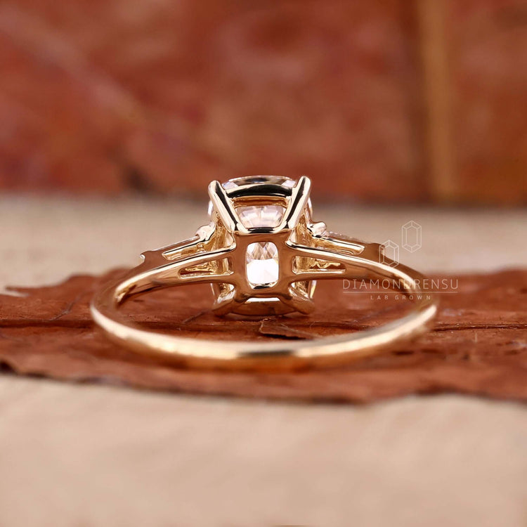 lab grown diamond wedding ring