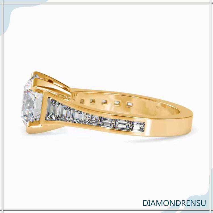 round cut moissanite - diamond