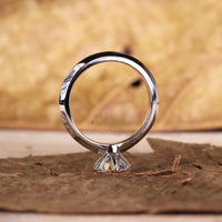 Round Lab-Grown Diamond Knife Edge Ring 1 CT