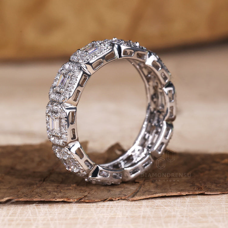 lab grown diamond wedding band