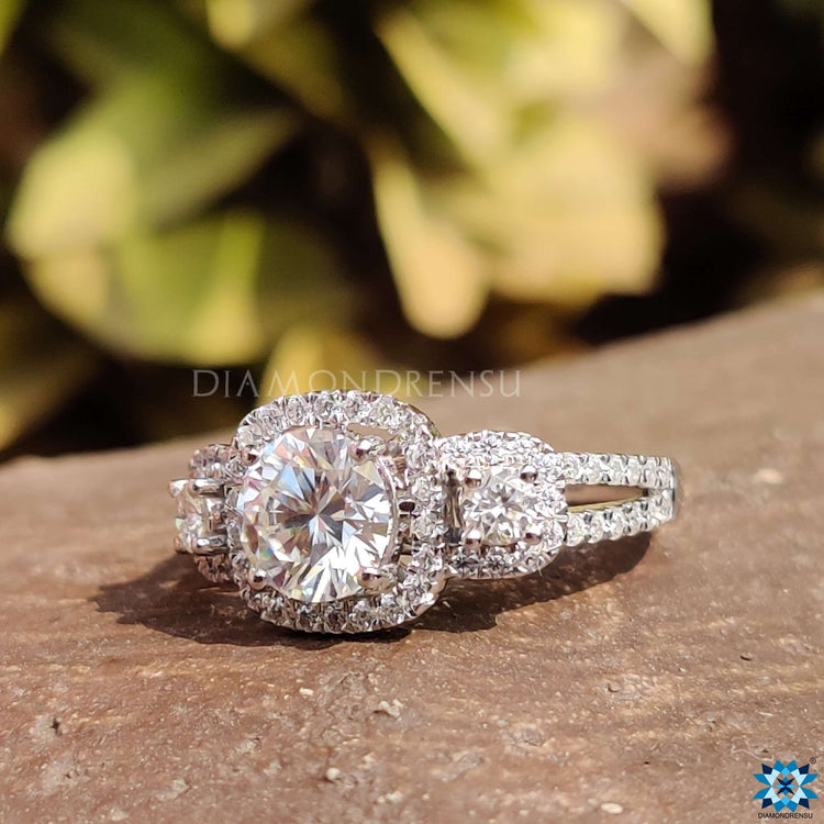 halo engagement ring - diamondrensu