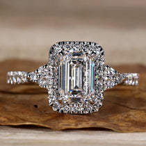 lab grown diamond engagement ring