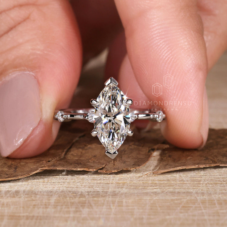 diamond engagement ring