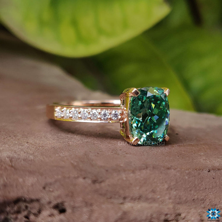 side stone ring