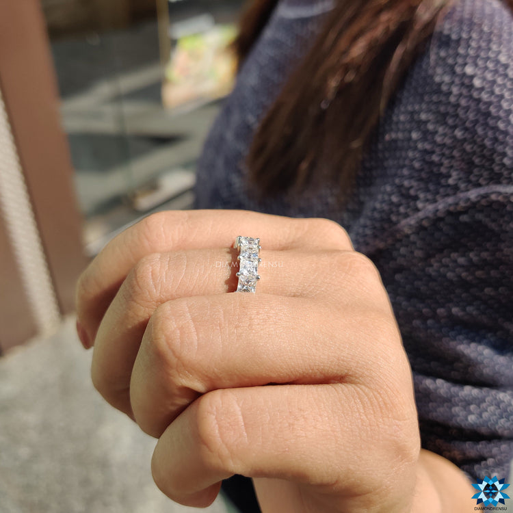 moissanite vs diamond