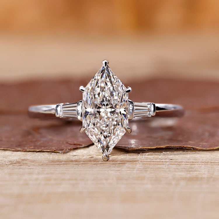 Dutch marquise engagement ring in white gold.

