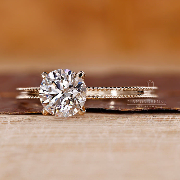 Customise ring with round cut diamond ring.
