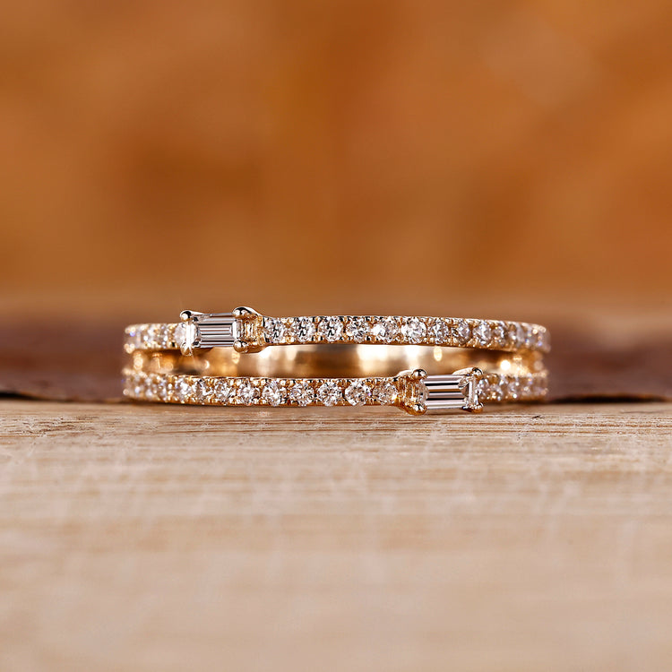 Baguette and Round Diamond Band in a double row setting.
