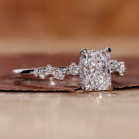 4 prong claw setting in white gold ring.
