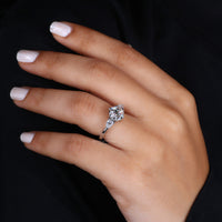 Old European diamond ring crafted with vintage-style details and precise handwork.
