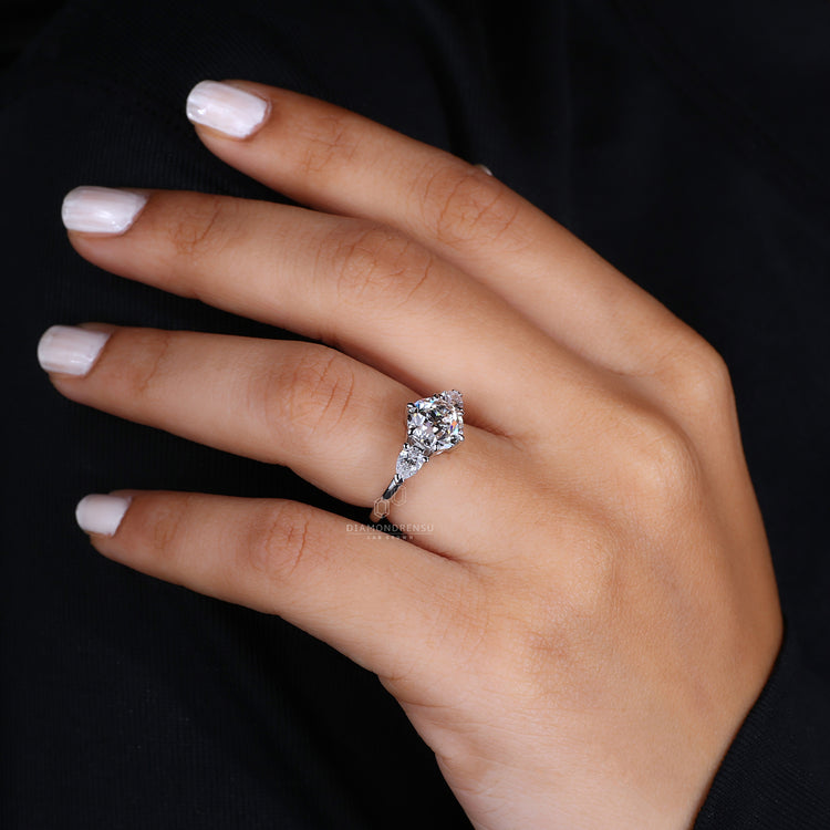 Old European diamond ring crafted with vintage-style details and precise handwork.
