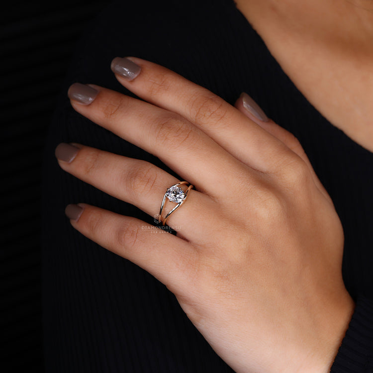 IGI certified yellow gold diamond ring.
