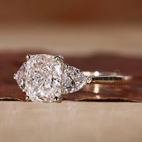 Tapreded shank ring crafted in yellow gold ring.
