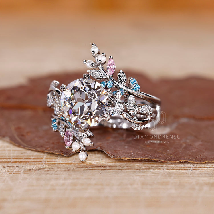 6 Leaf Style Prong Setting ring in a handmade bridal set.