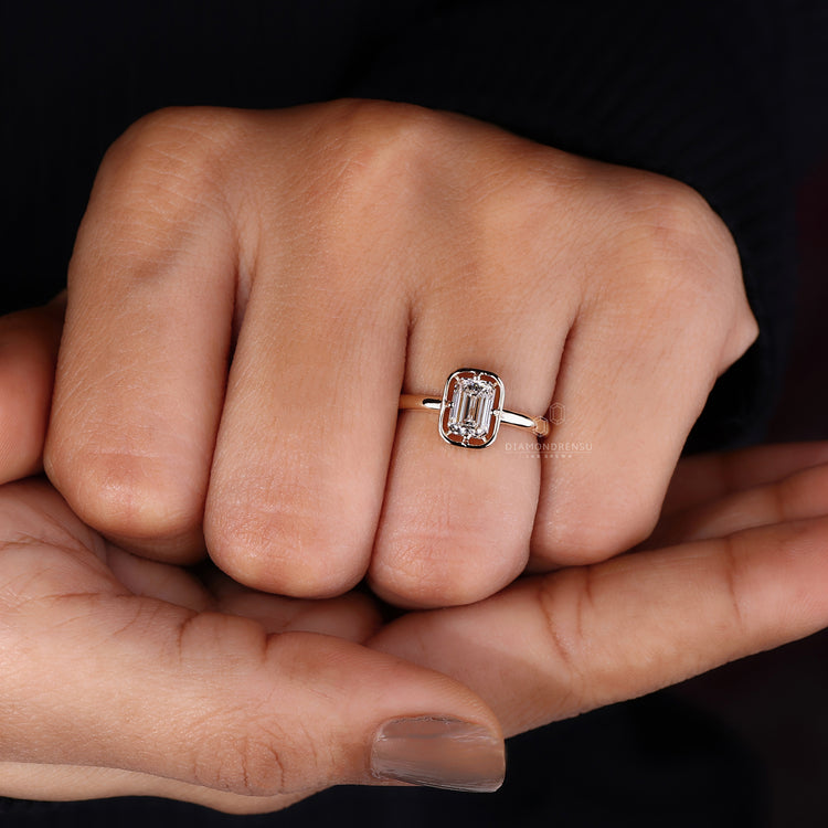 IGI certified yellow gold ring design.

