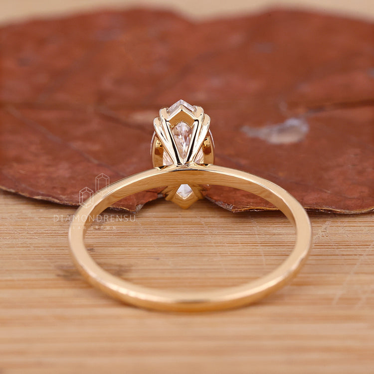 Customise ring with lab grown diamond and gold.
