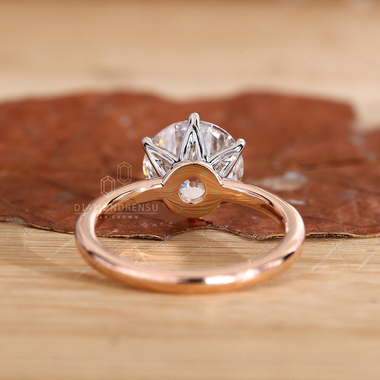 Lab Grown Diamond in IGI certified ring.
