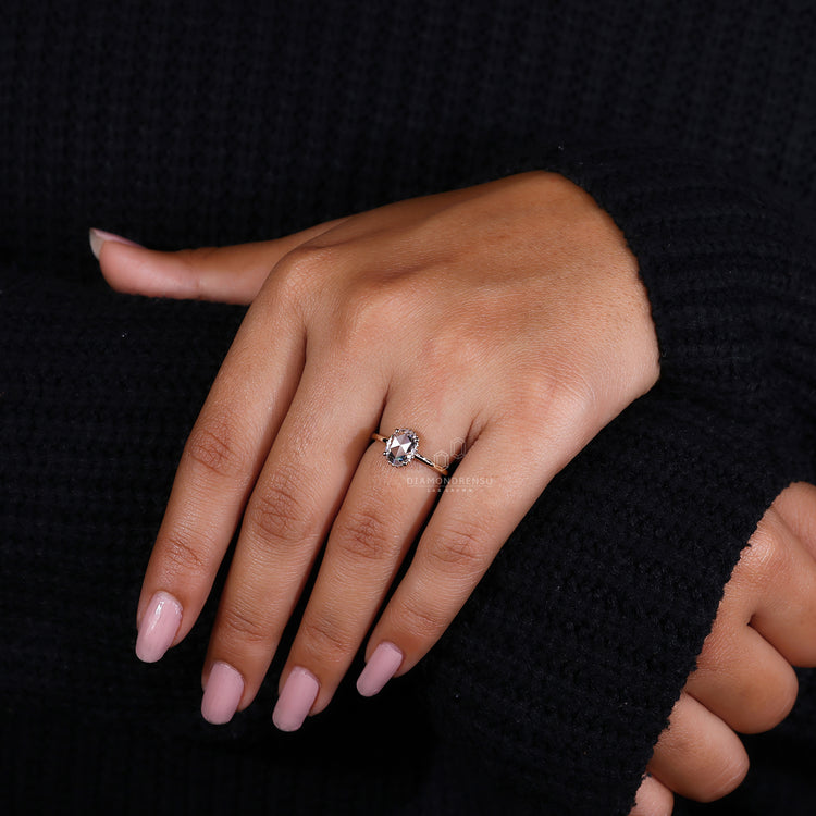 Milgrain ring setting matched with 4 prong ring setting.
