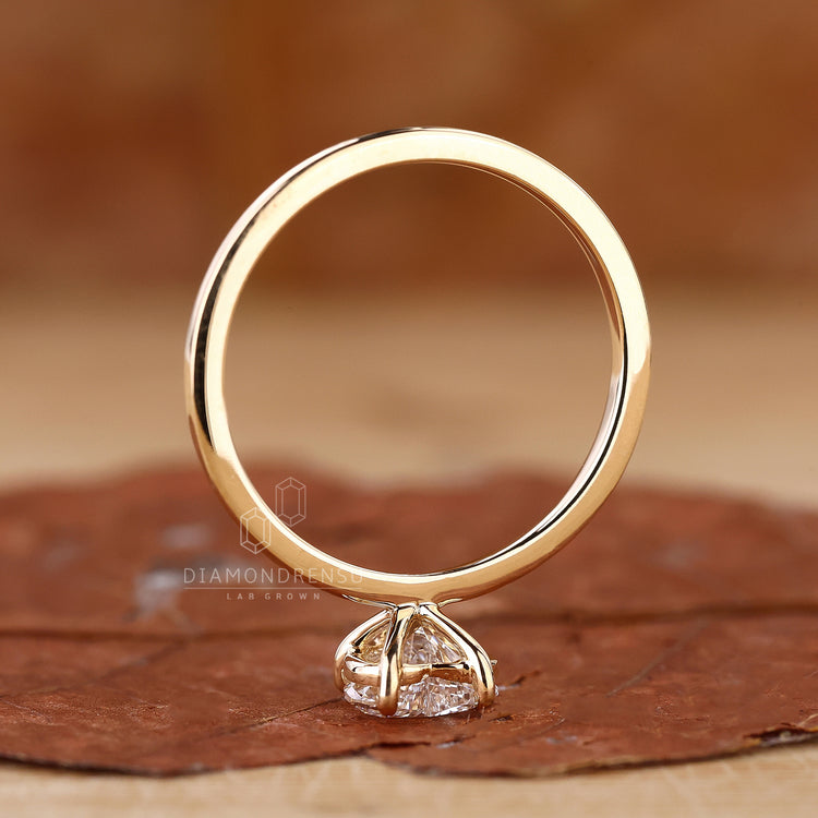 Customise ring with your choice of metal and diamond cut.
