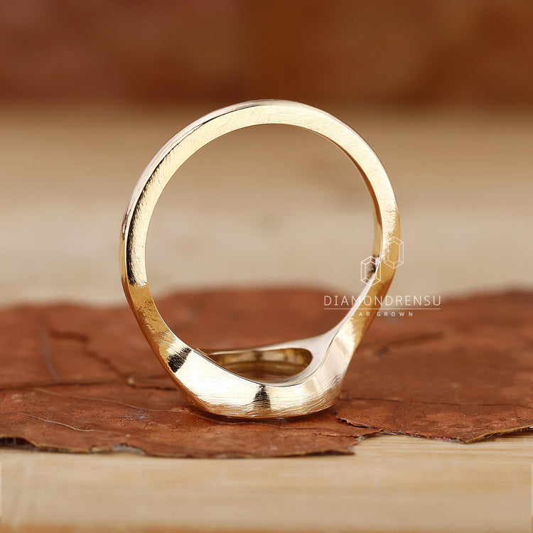 Unique handmade jewelry created with fine details.
