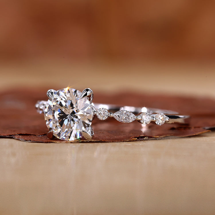 Round diamond engagement ring crafted with a clean finish.
