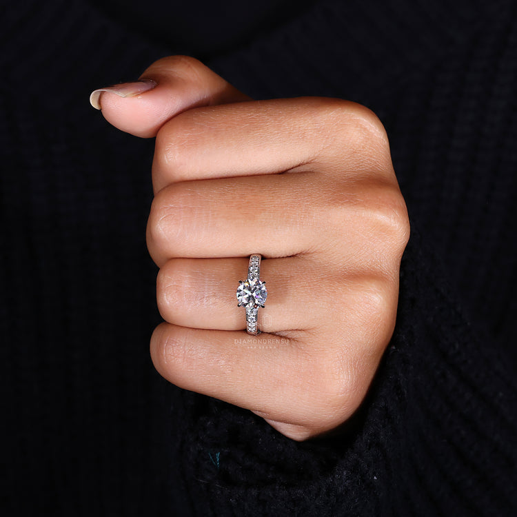 Customise ring with tapered shank pave ring.
