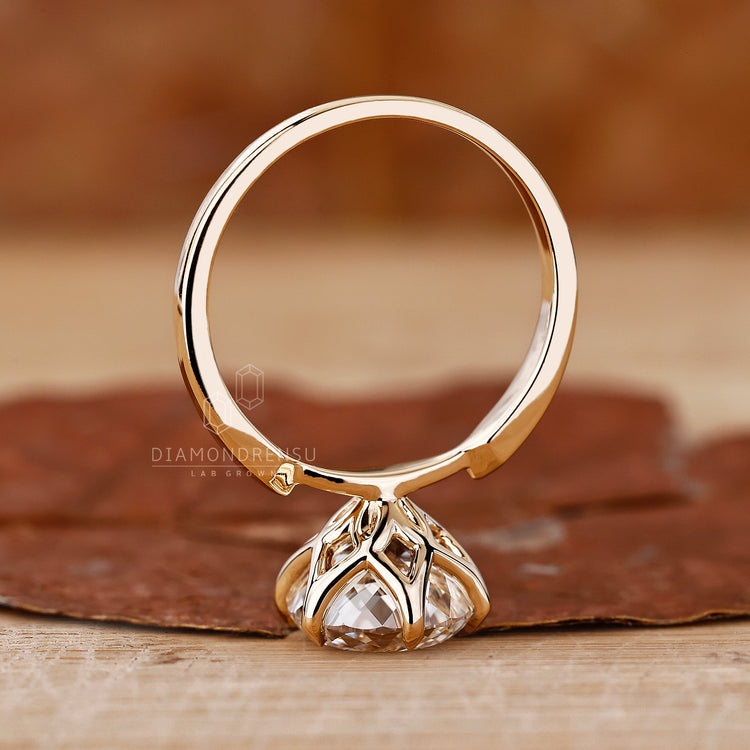 Lab Grown Diamond in IGI certified ring.
