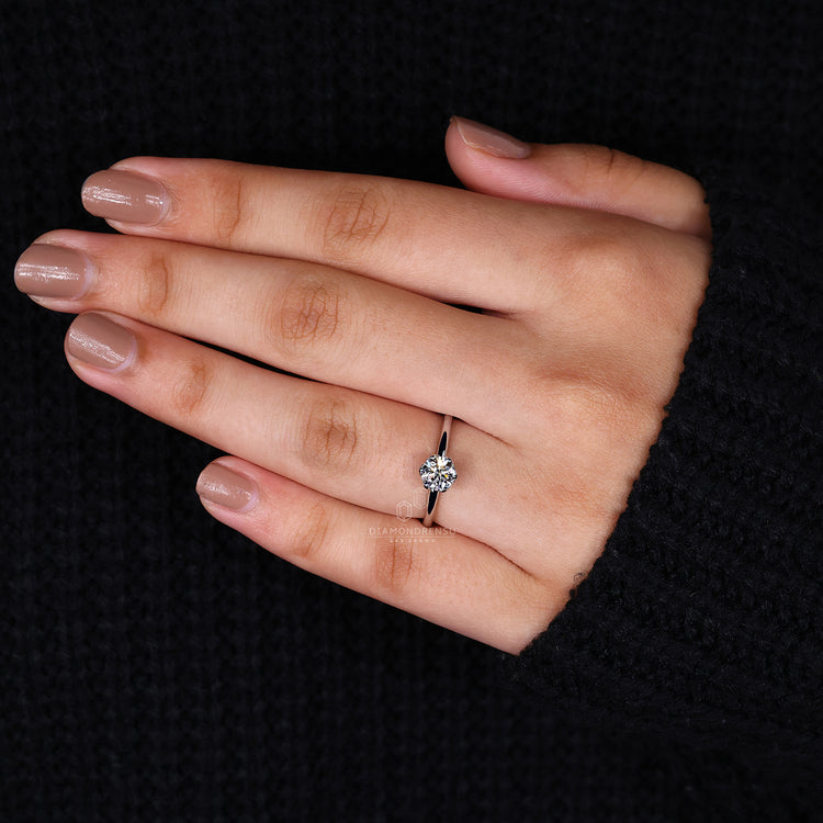 Buy Engagement ring with nature inspired design.
