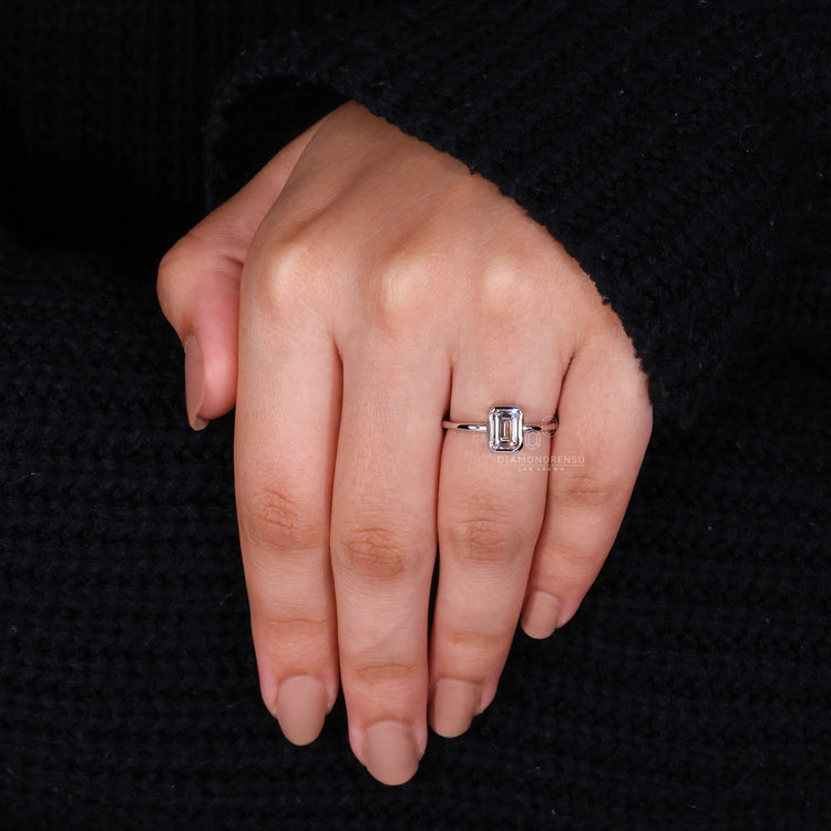 Lab grown diamond shines in solitaire diamond ring.

