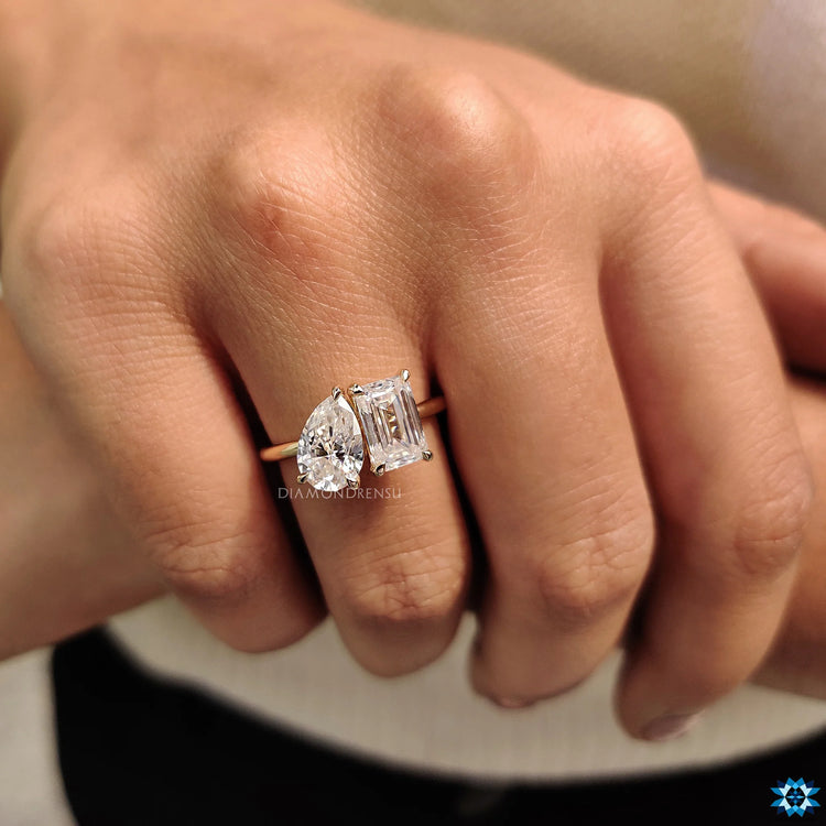 Moissanite offers brilliant sparkle and shine to the engagement ring.
